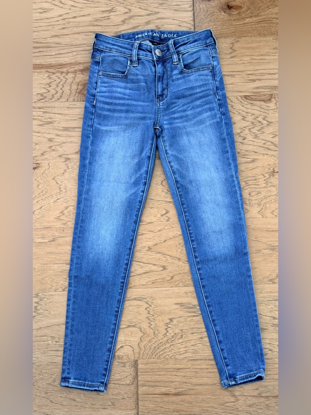 American Eagle Outfitters Skinny Jeans in Medium Blue Wash